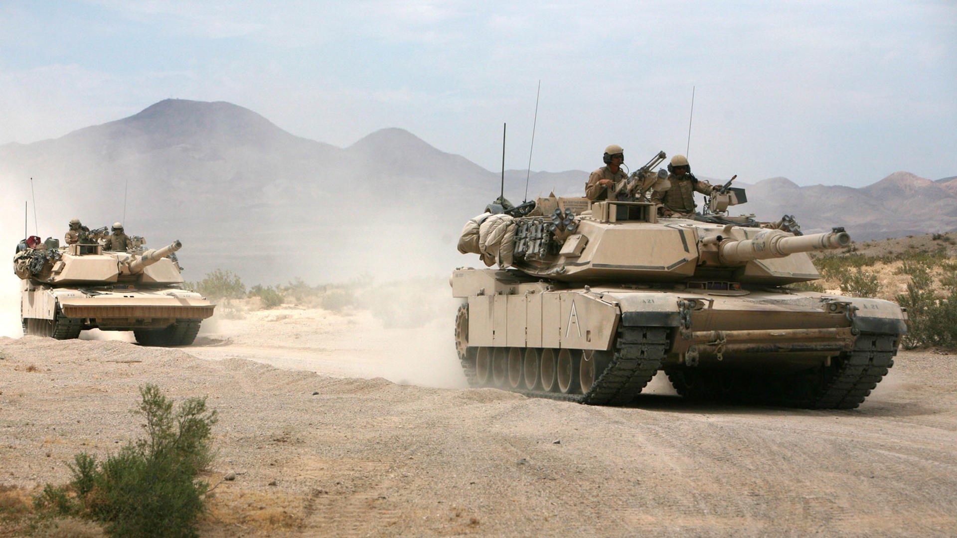 “擂台争锋,自由搏击赛事见证巅峰对决!”